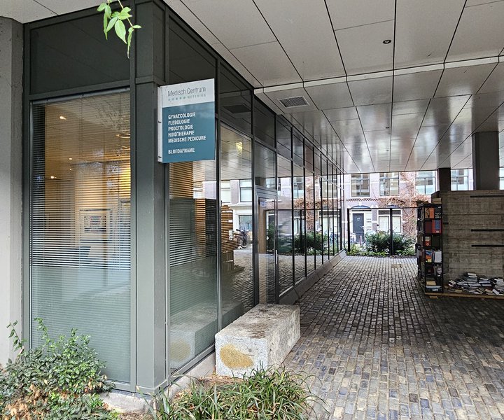 Ingang bloedafname en inleverpunt OLVG Lab bij MC Wetering